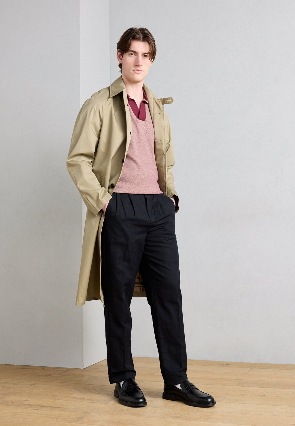 PLEATED PANTS Media 2