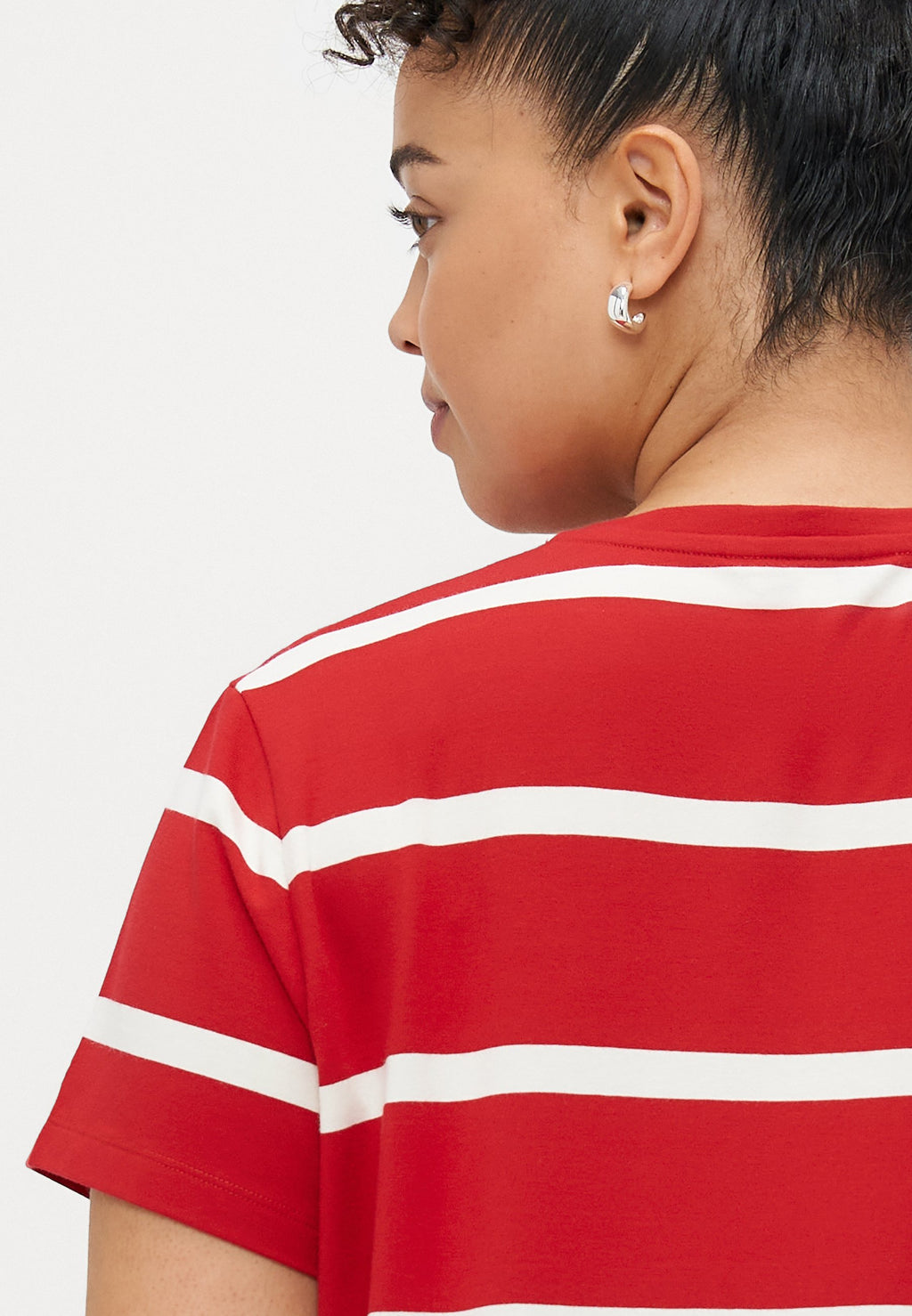 CURVE LOGO EMBROIDERY JERSEY CREW NECK T-SHIRT Media 6