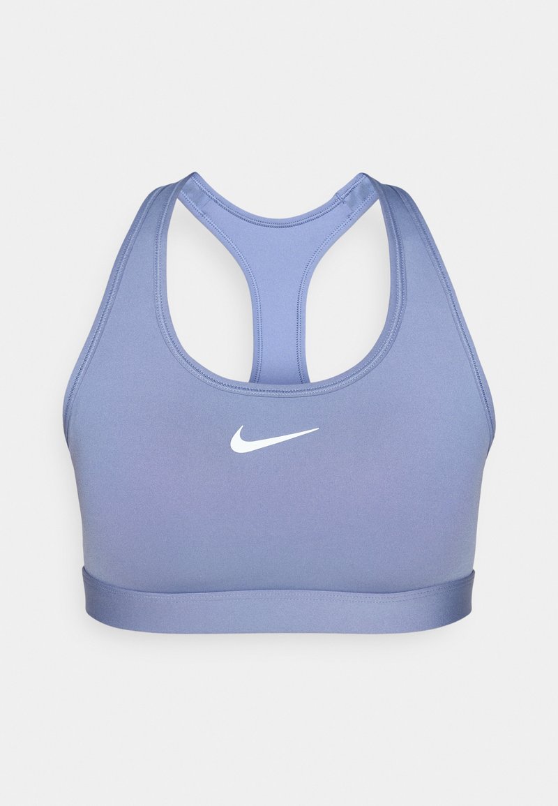 Helle lila Sport-BH mit Racerback-Design, einem breiten Band und einem weißen Logo auf der Vorderseite. Hergestellt aus einem glatten, dehnbaren Material.