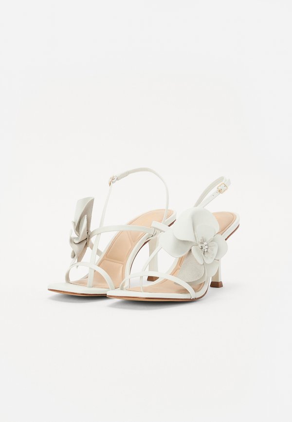 ALDO SANDFLOWER PILLOW WALK