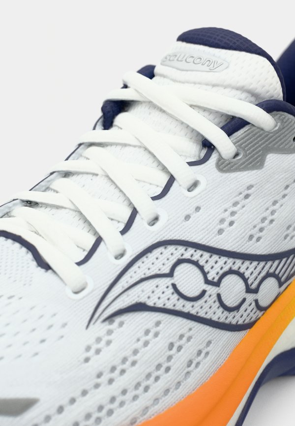Saucony HURRICANE 25