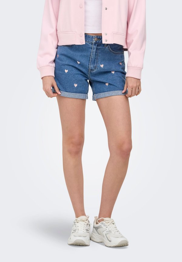 ONLY ONLVEGA High waist Mom Fit - Denim shorts - medium blue denim