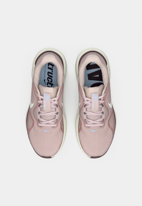 Nike Performance STRUCTURE 26