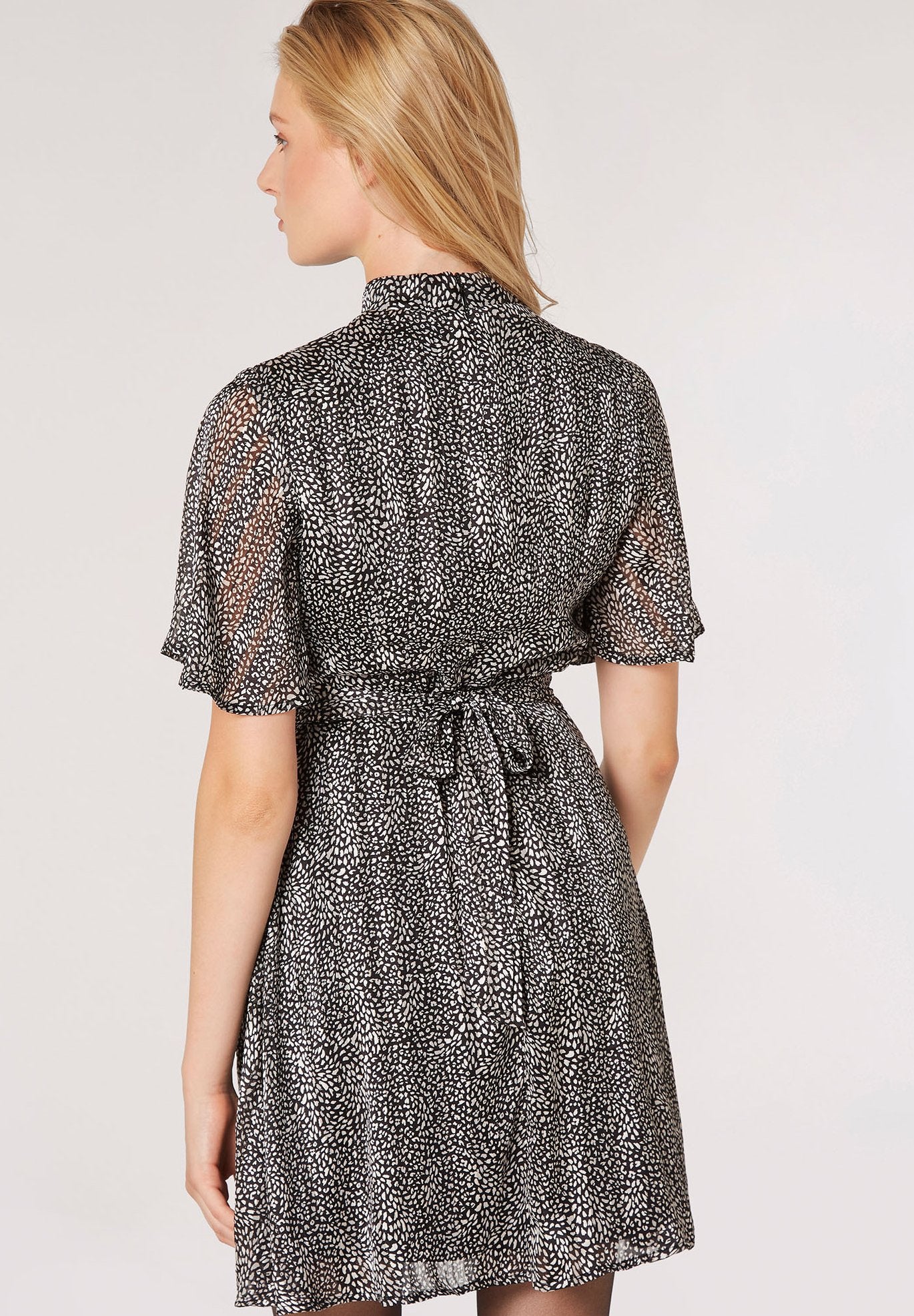 Apricot IKAT SLEEVE