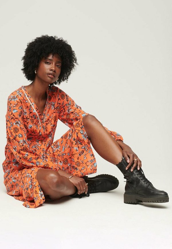 Superdry & Co PRINTED V-NECK MIDI TEA