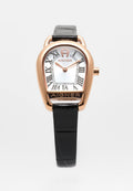 Roségoldene Aigner-Armbanduhr mit schwarzem Lederarmband, weißem Zifferblatt, römischen Ziffern und schwarzen sowie roségoldenen Zeigern, die 1:10 Uhr anzeigen.