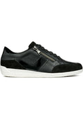 Schwarze Leder- und Wildledersneaker mit seitlichem Reißverschluss, schwarzen Schnürsenkeln, glänzenden Akzenten und weißer Gummisohle.