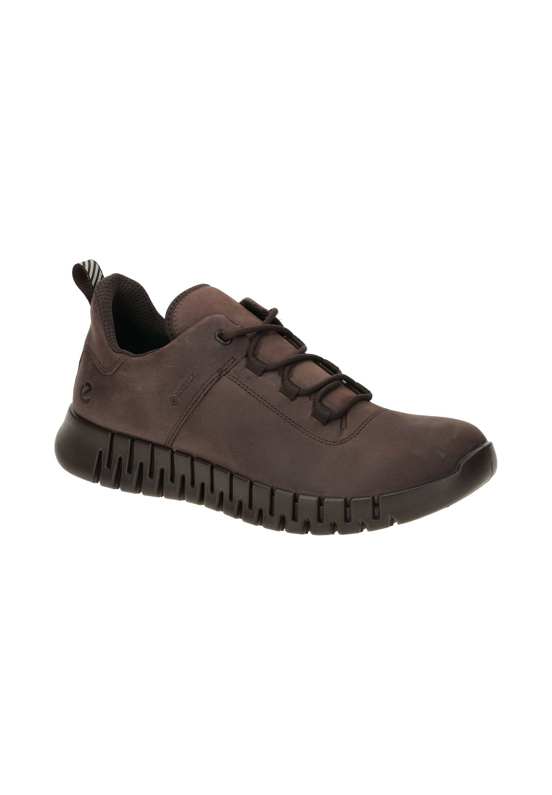 SNEAKERS Media 2