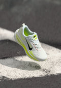 Nike Performance VOMERO UNISEX - Road running shoes - white/black/volt/barely volt/summit white/total orange