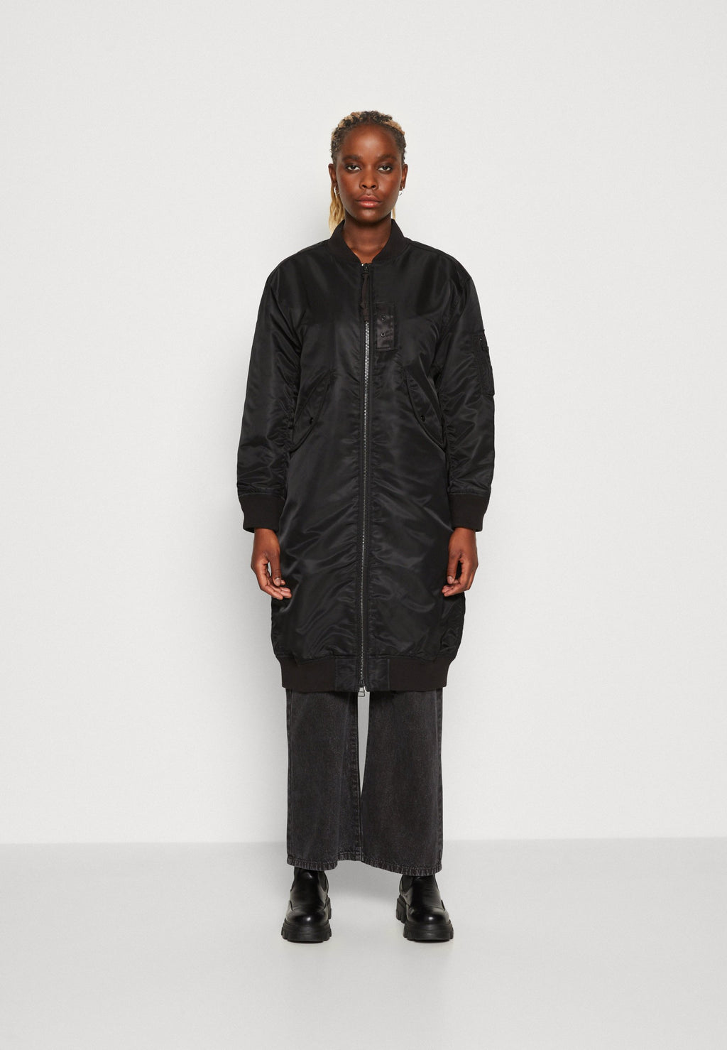 LONG BOMBER WMN Media 3