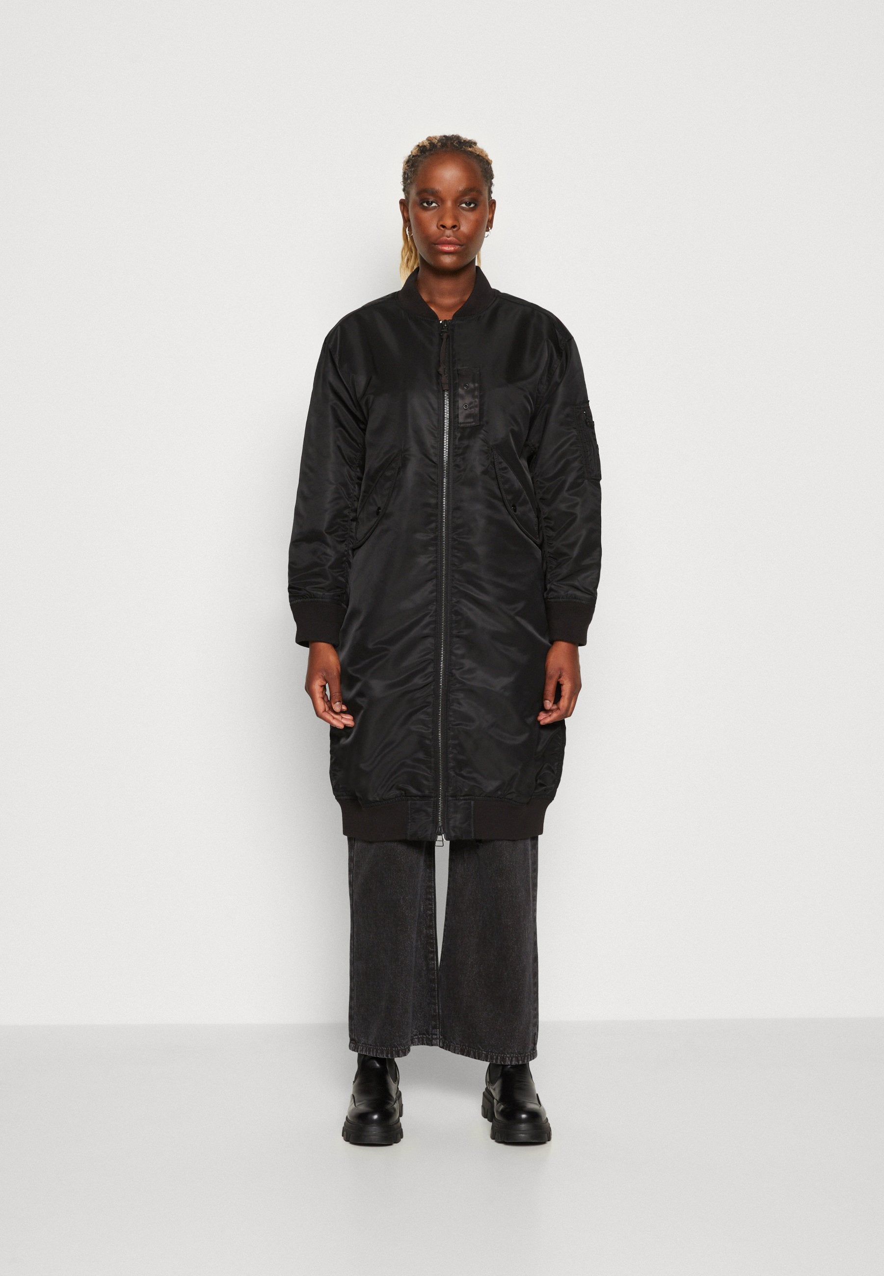 LONG BOMBER WMN Media 3