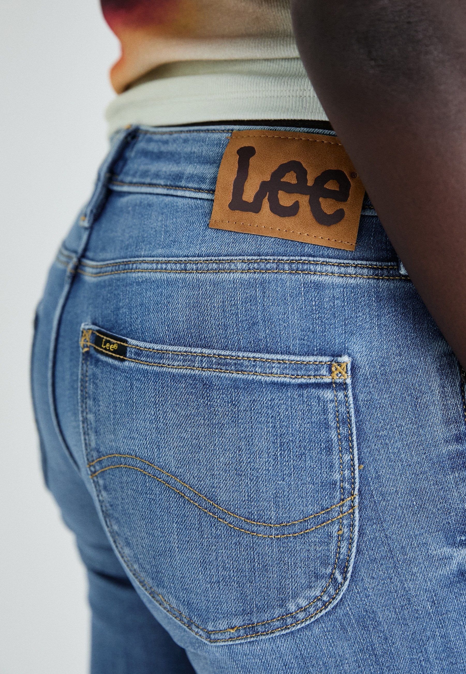 Lee SCARLETT HIGH