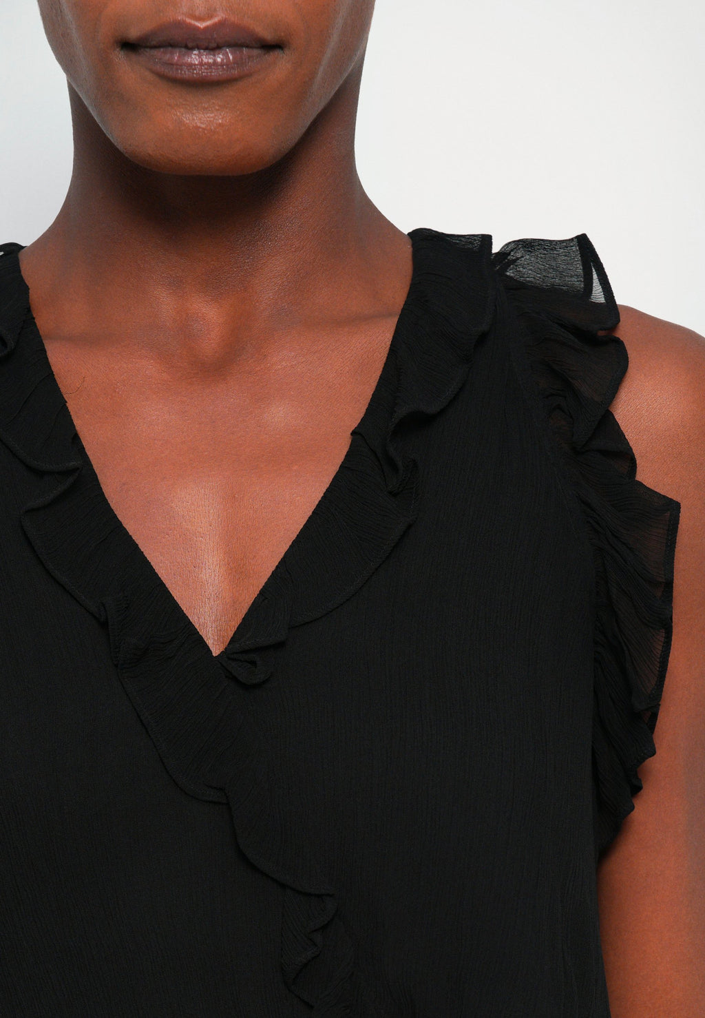 DESIGNERS REMIX IOLA