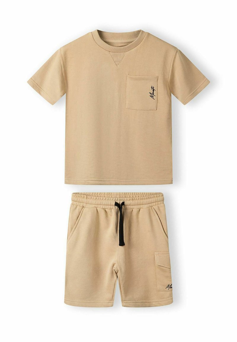 SHORT SLEEVE SET Media 1