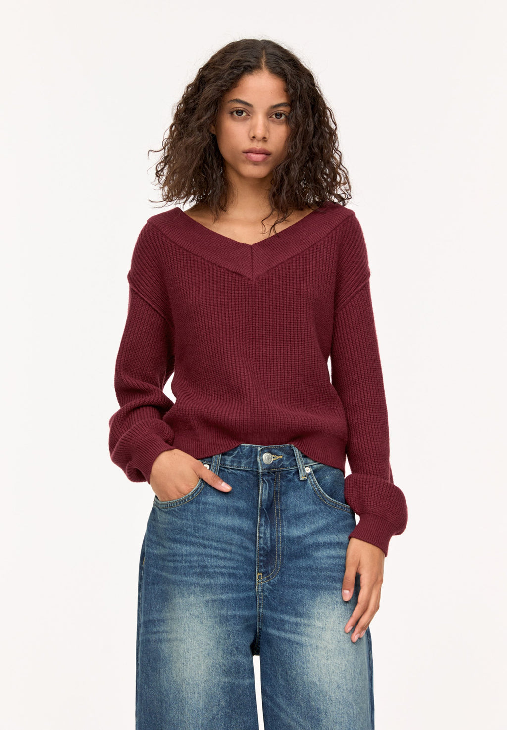 PULL&BEAR PURL WITH A V-NECKLINE