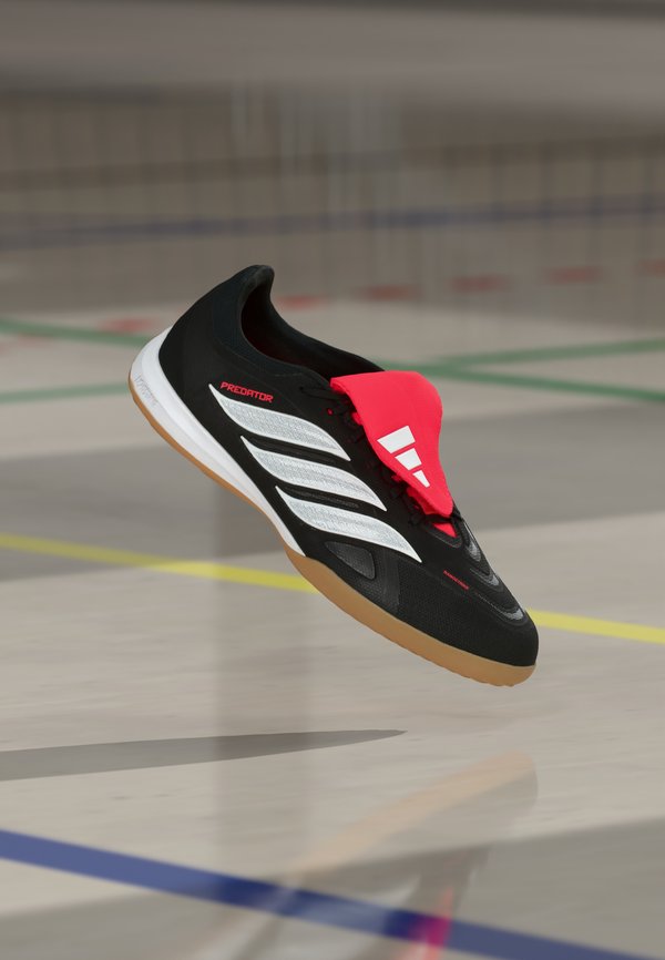 adidas Performance PREDATOR LEAGUE - Indoor football boots - core black/footwear white/lucid red