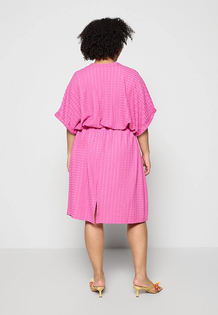 ONLY Carmakoma Freizeitkleid Media 2