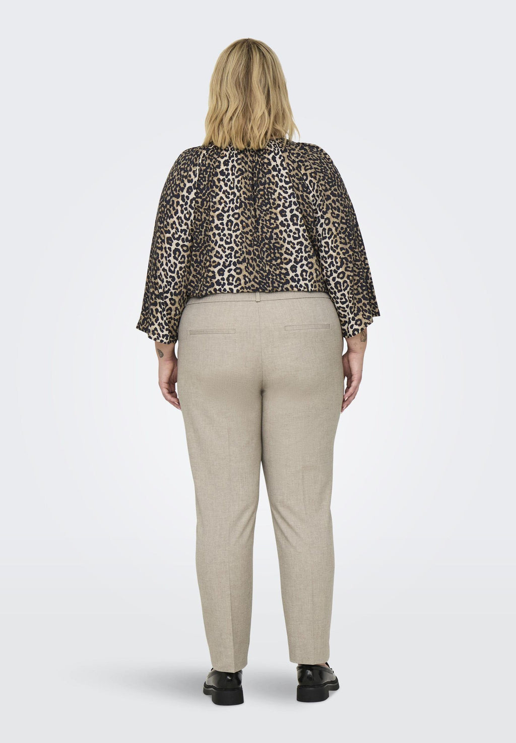 CARVERONICA-ELLY Slim Fit Media 4
