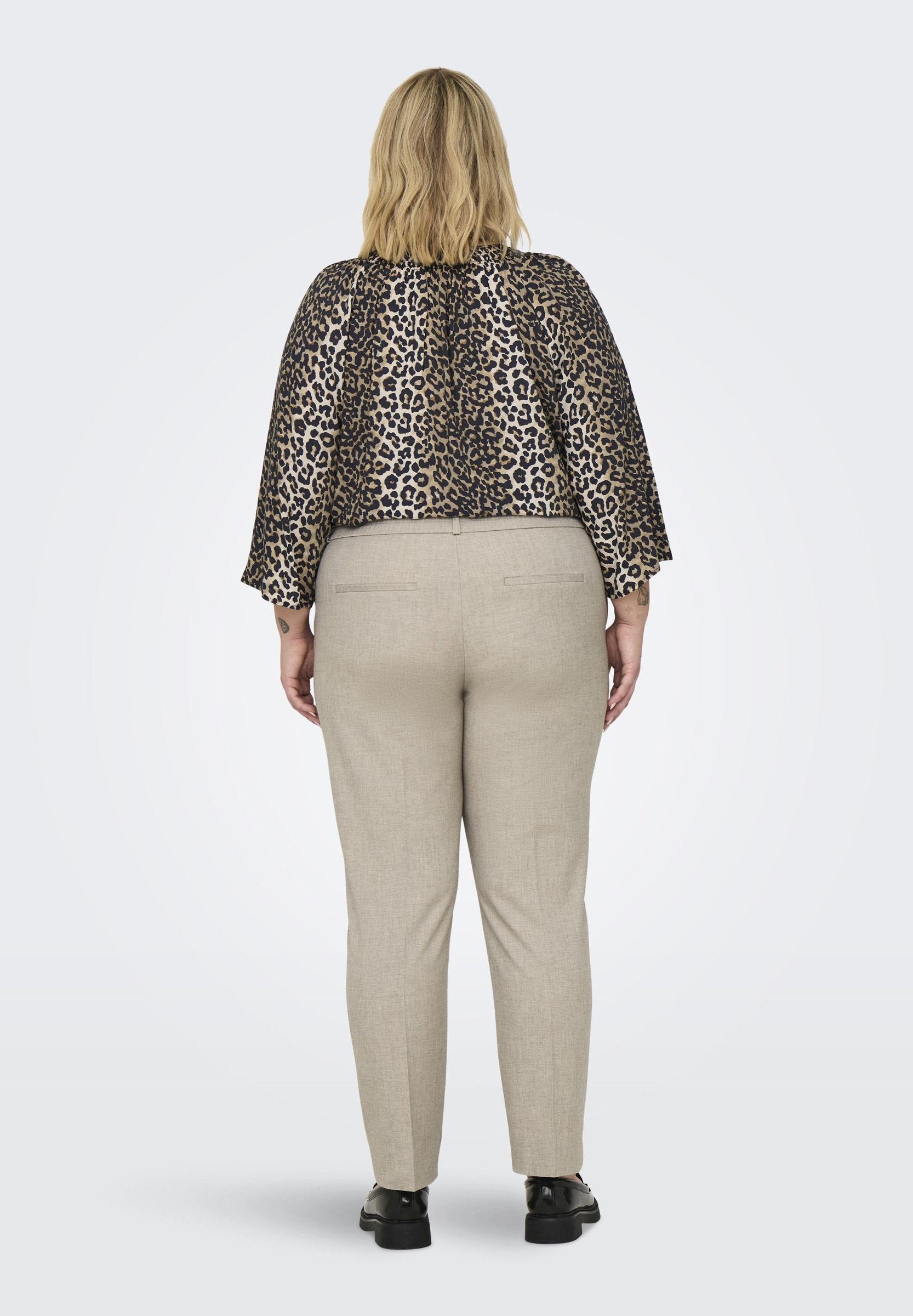 CARVERONICA-ELLY Slim Fit Media 4
