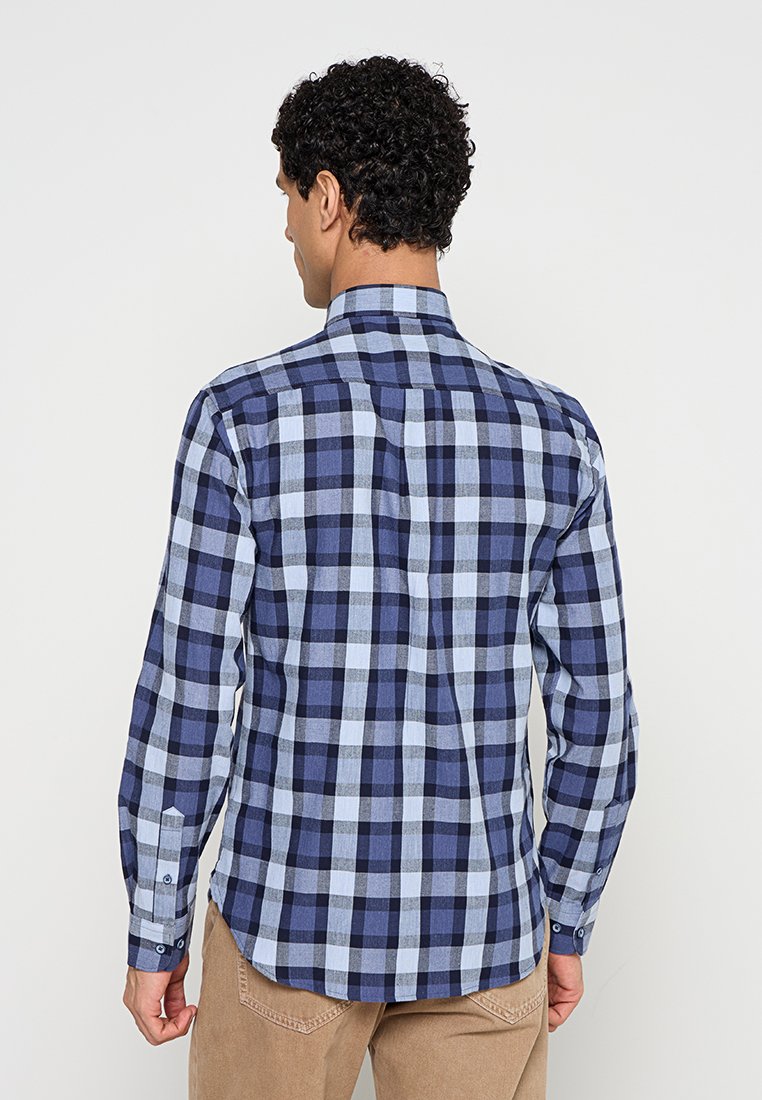 RELAXED FIT Media 3