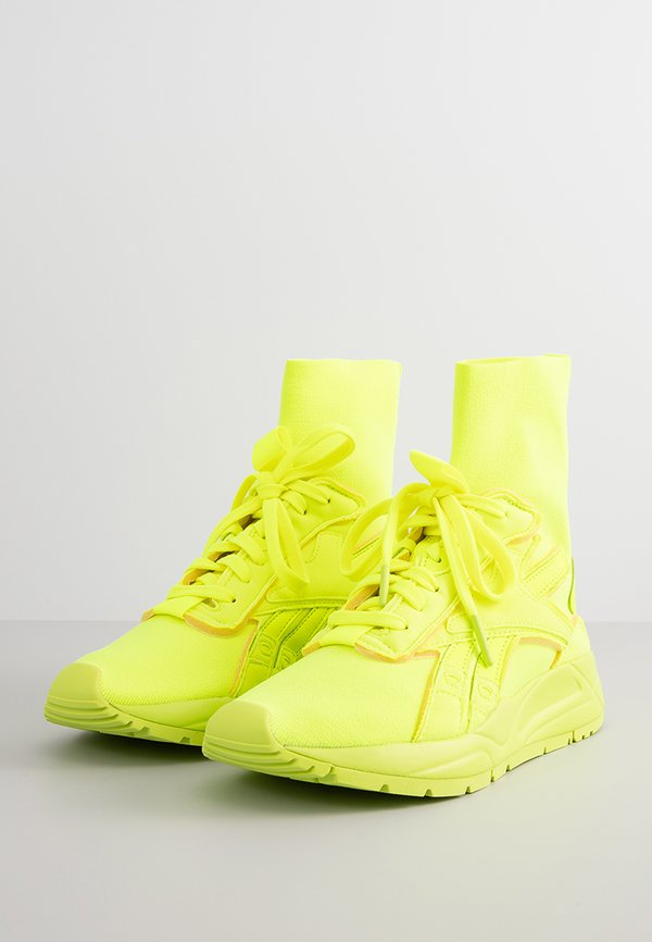 Reebok x Victoria Beckham