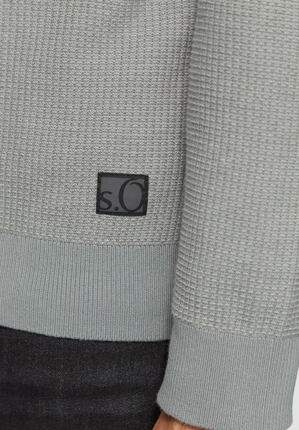 s.Oliver MIT STEHKRAGEN UND STRUKTUR