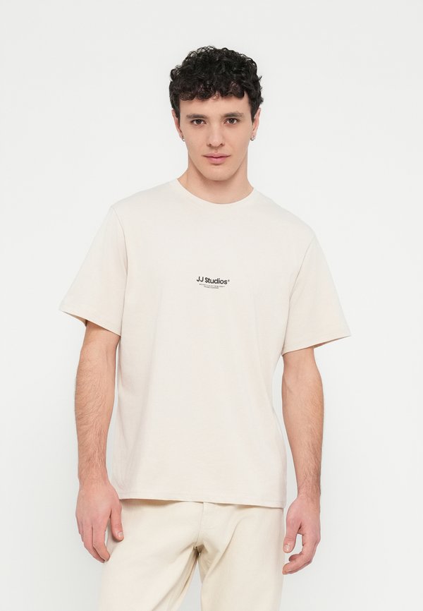 Jack & Jones JJESOHO TEE SS CREW NECK NOOS - Print T-shirt - moonbeam
