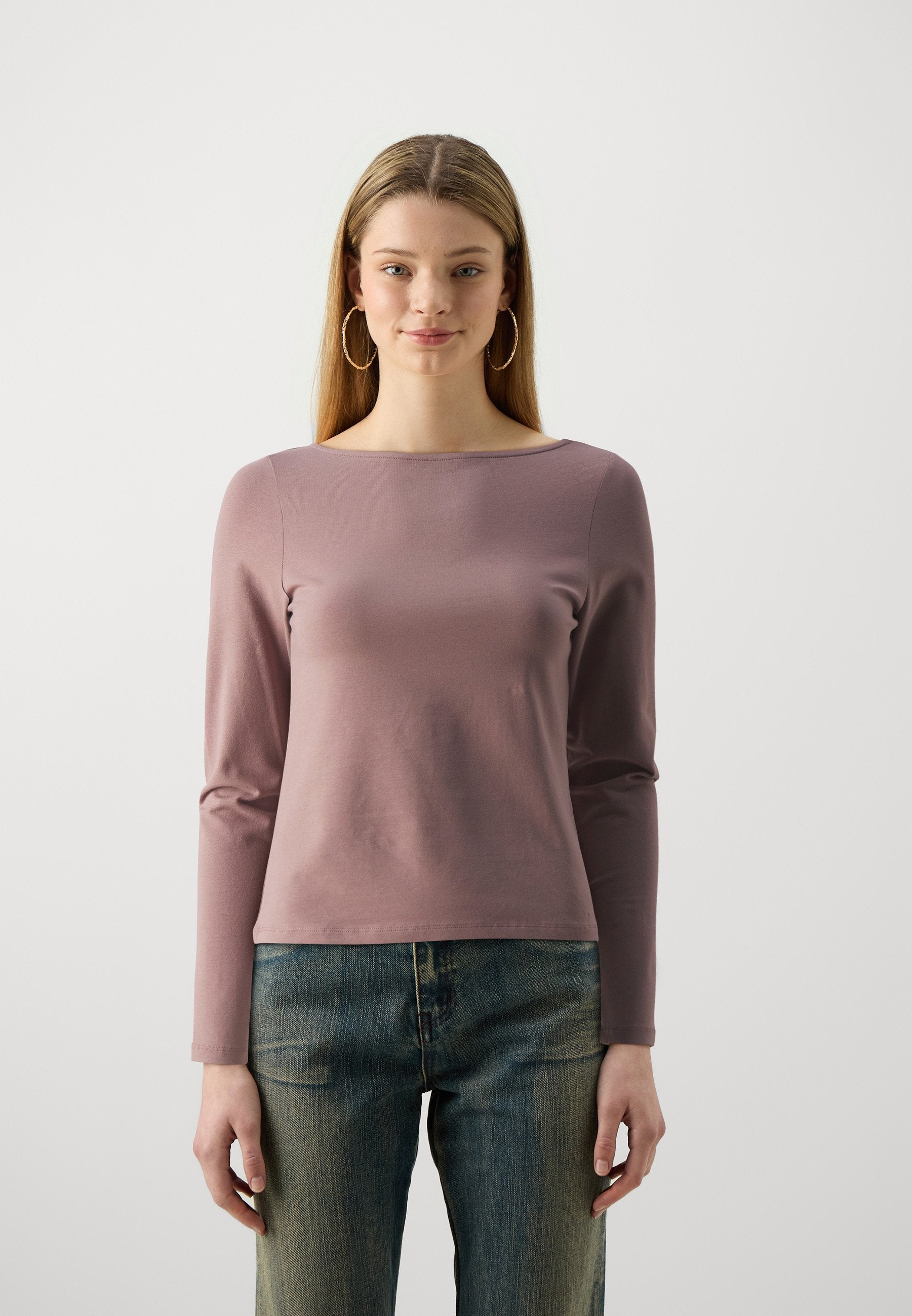 ONLY ONLLIVE LOVE BOAT NECK