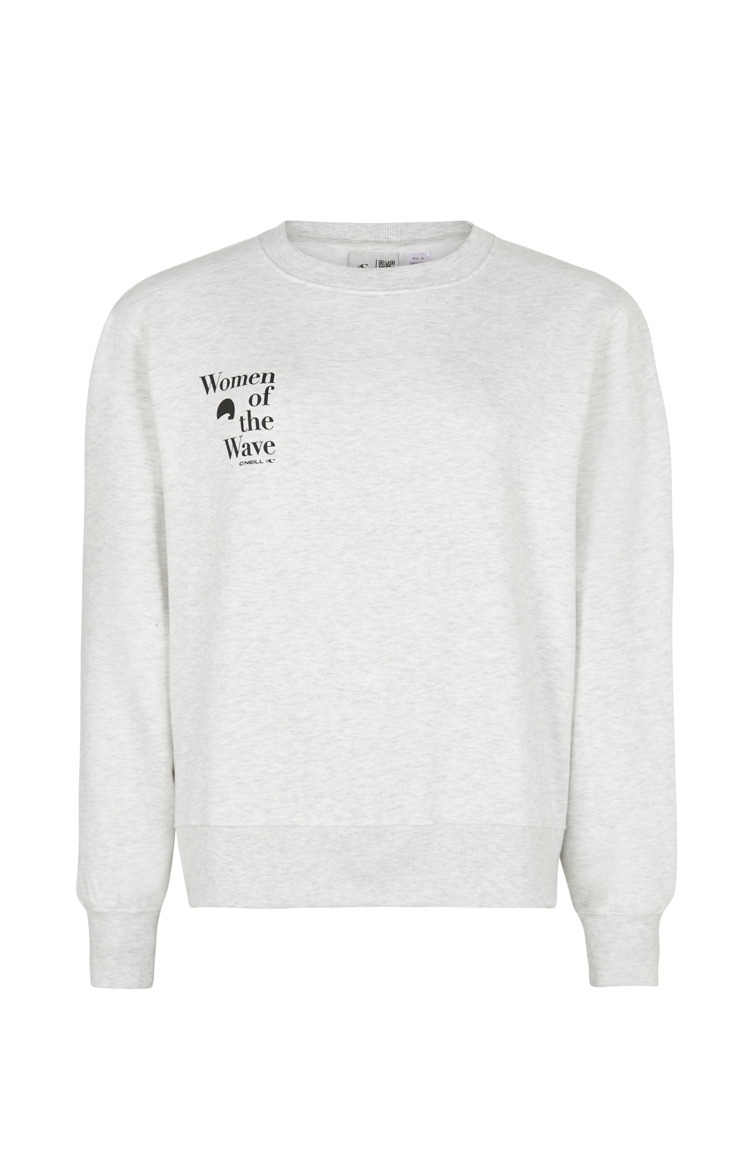 Hellgrauer Sweatshirt mit Rundhalsausschnitt, langen Ärmeln und einem schwarzen Grafikdruck mit der Aufschrift "Women of the Wave" auf der Vorderseite. Weicher Stoff.