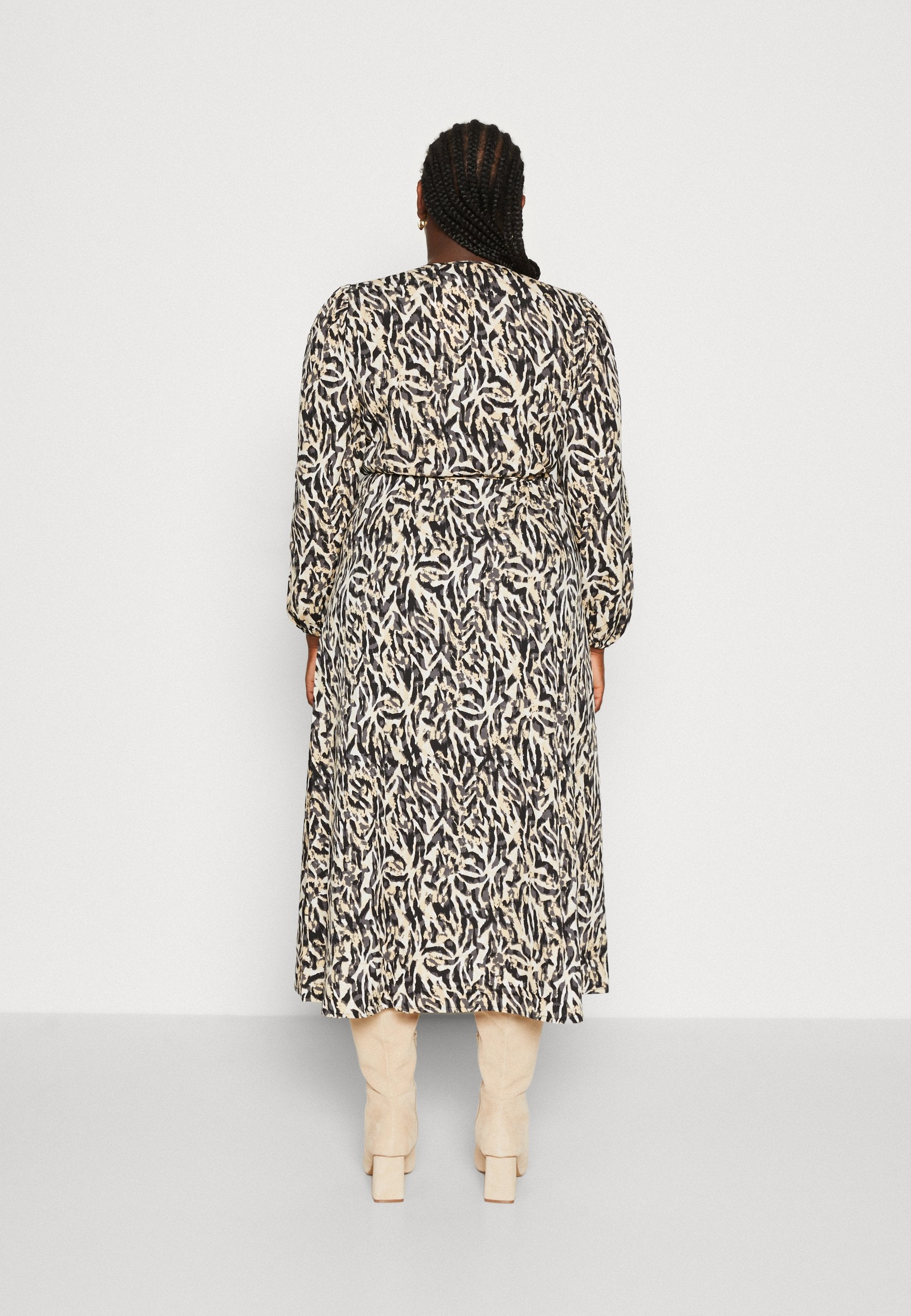 EVOKED VILA VILOUISA MIDI WRAP DRESS