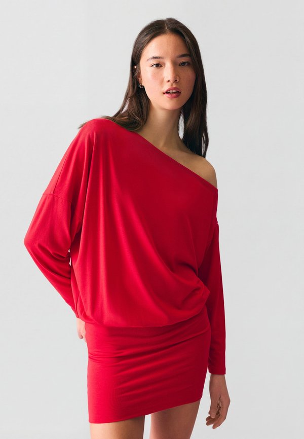 Bershka FITTED-LONG-SLEEVE - MINI - Jersey dress - red