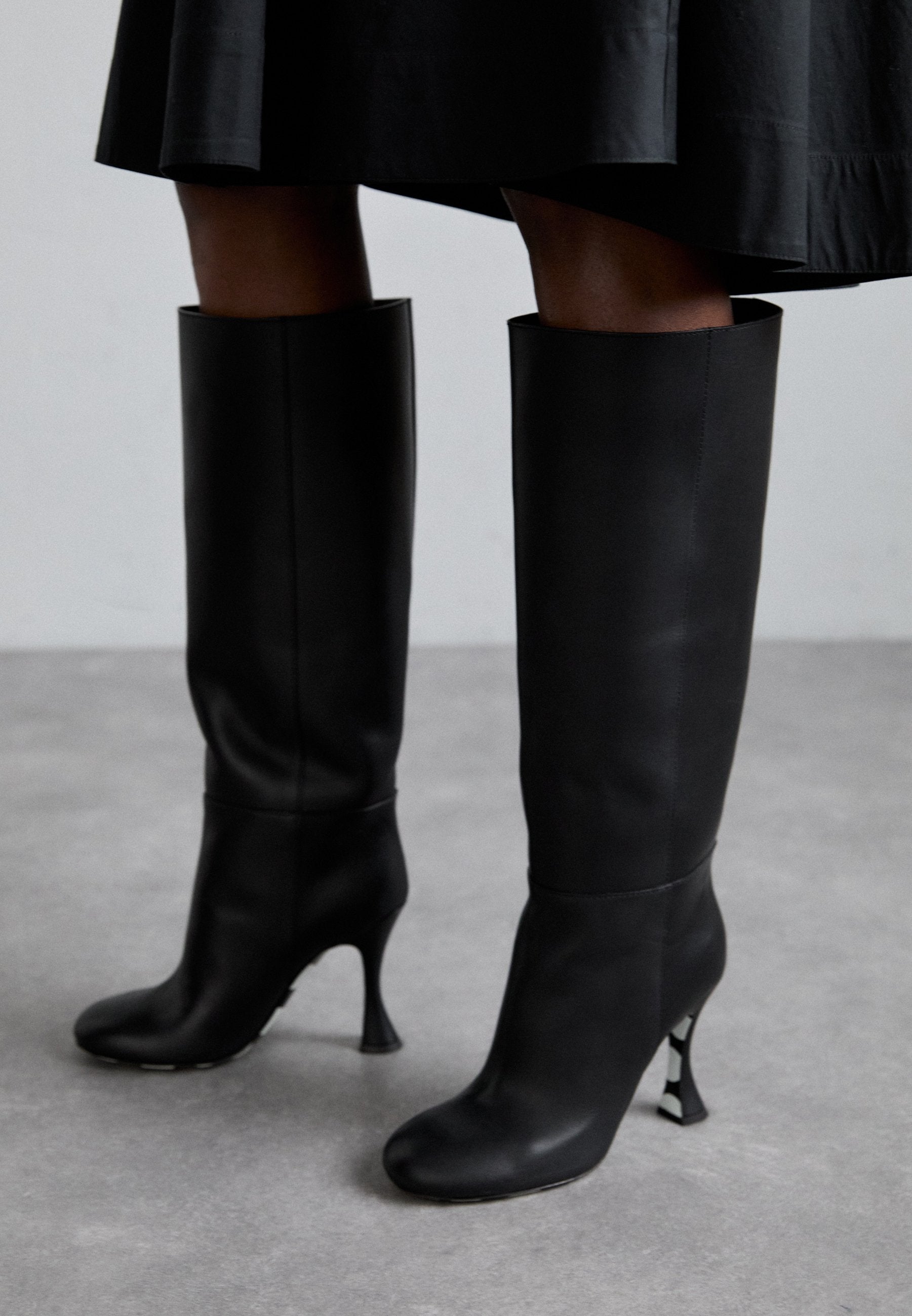 MOSCHINO