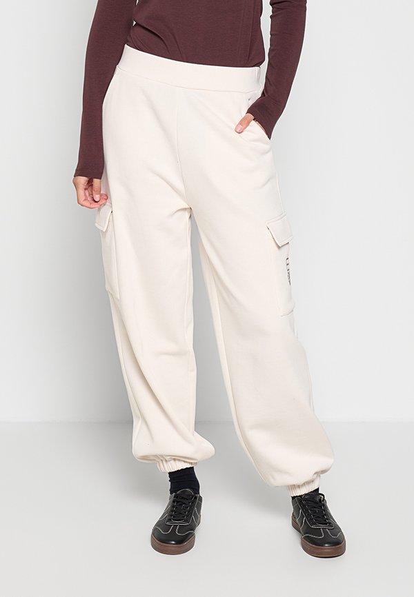 EA7 Emporio Armani