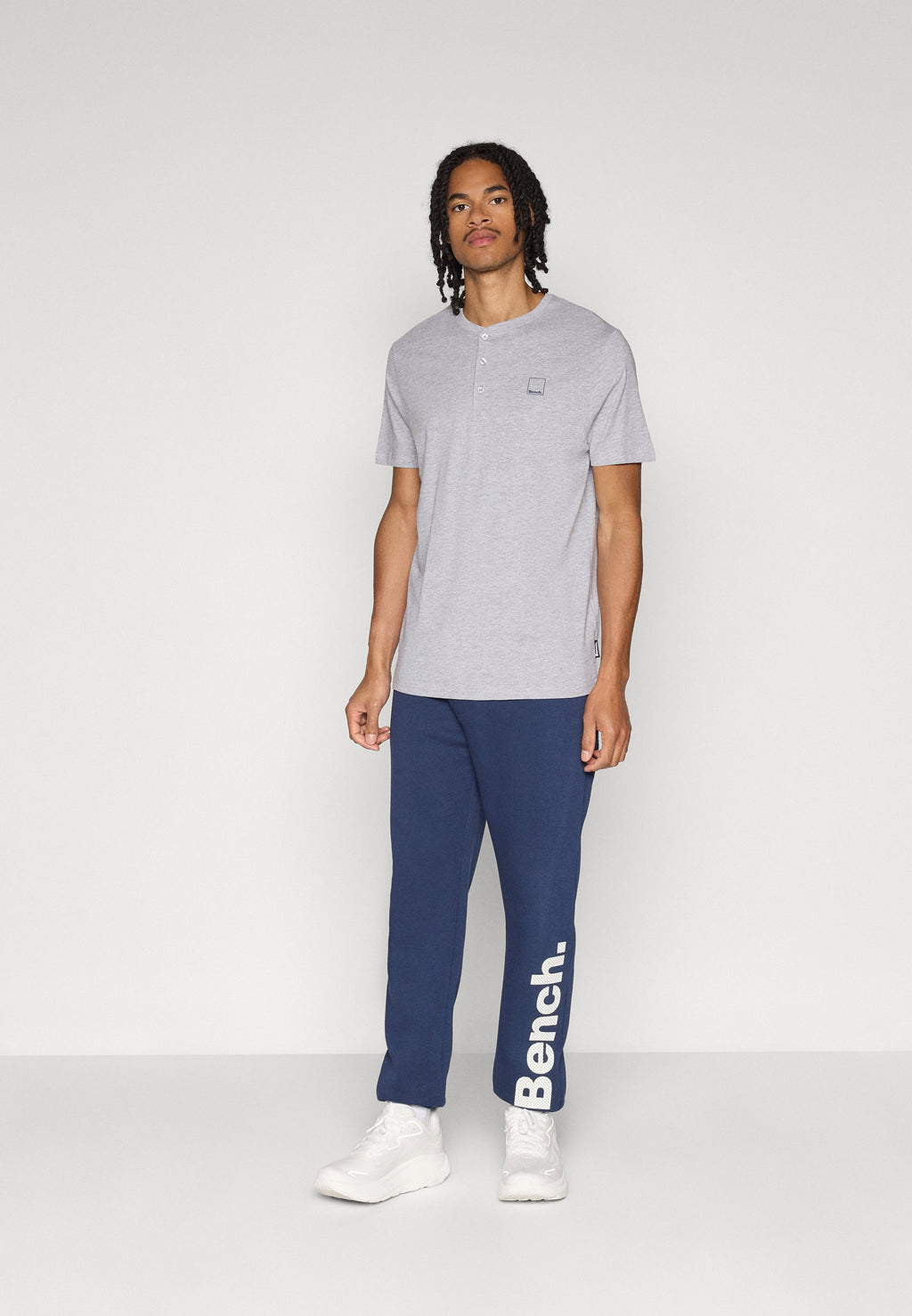 Bench MOVIA