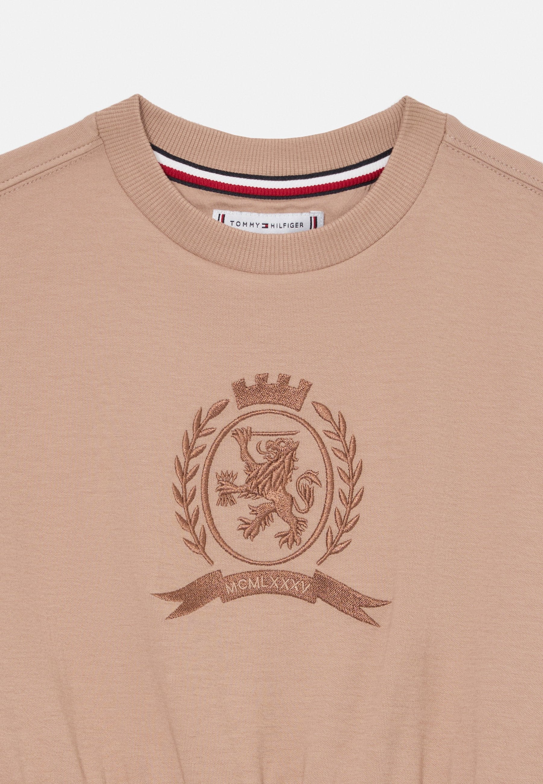 TONAL CREST DRESS Media 3