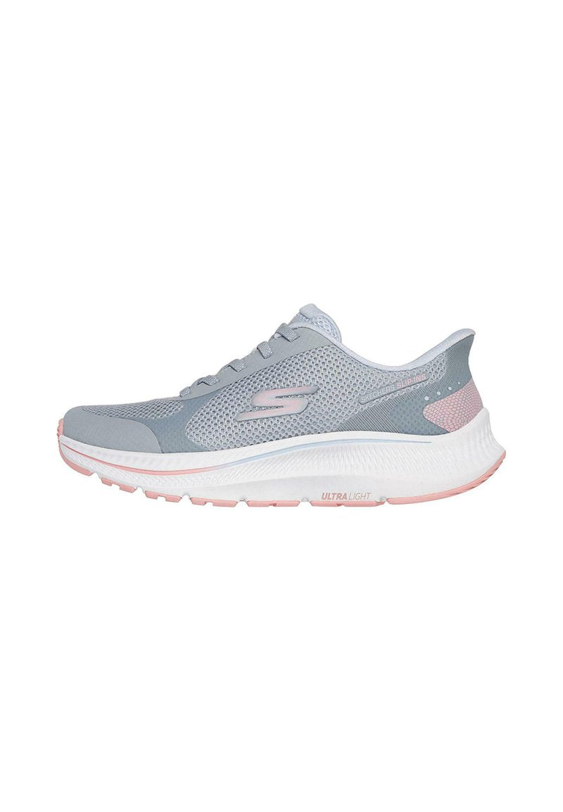 Leichte Sportschuh mit einem grauen Mesh-Obermaterial, pinken Akzenten und einer weißen gepolsterten Sohle, die "ULTRA LIGHT" beschriftet ist. Entwickelt für Komfort und Atmungsaktivität.