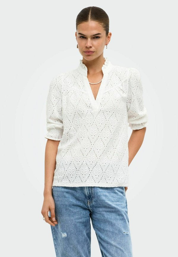 ONLY ONLZIGGY S/S FRILL TOP CC JRS - Blouse - cloud dancer
