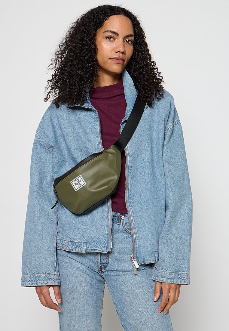 Herschel SEVENTEEN