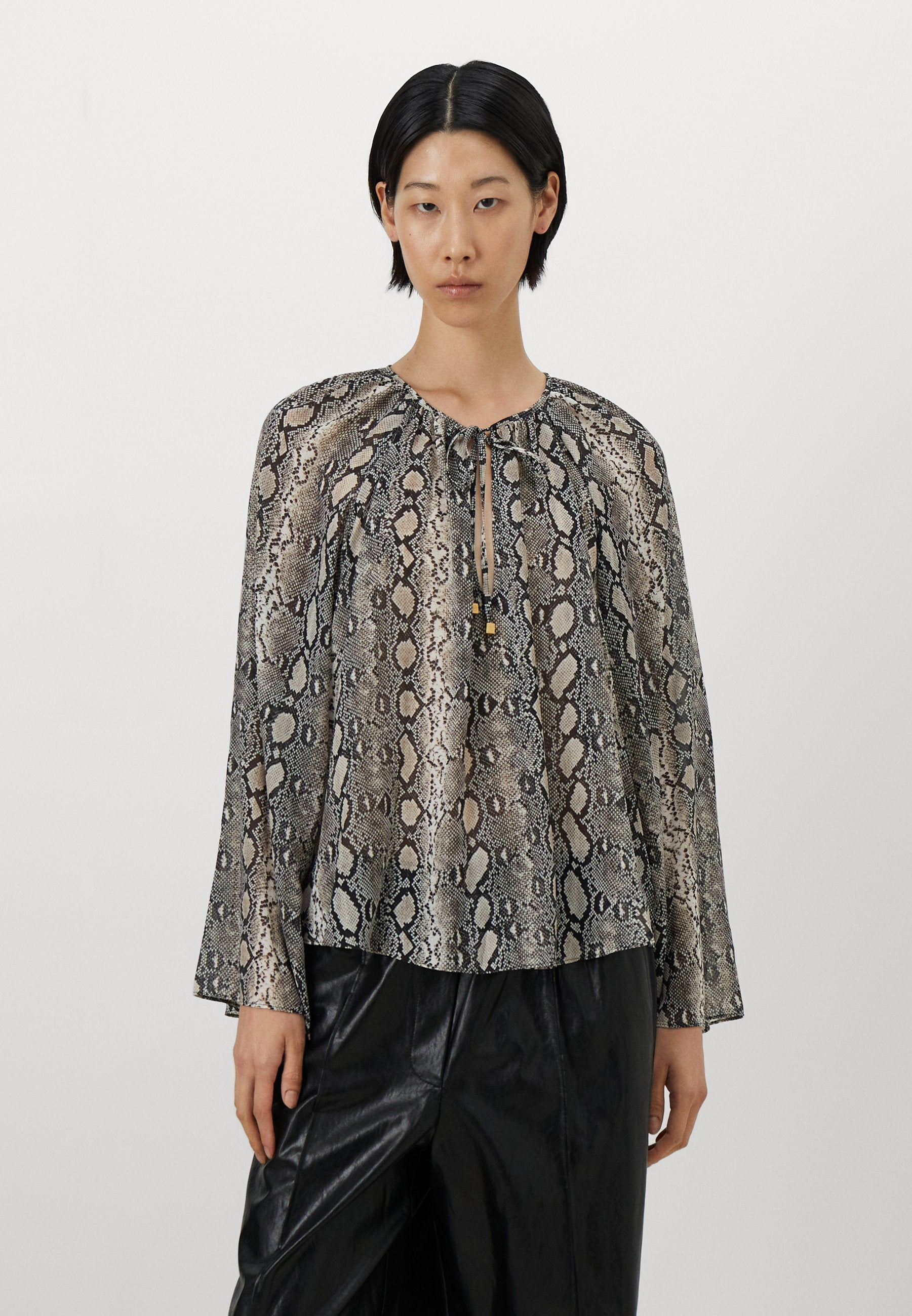MICHAEL Michael Kors SNAKE V NECK