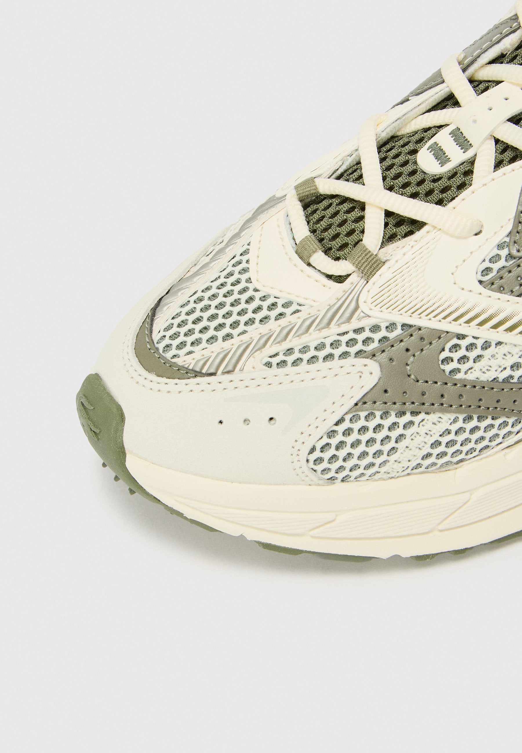 Lacoste L003 NEO SHOT 225