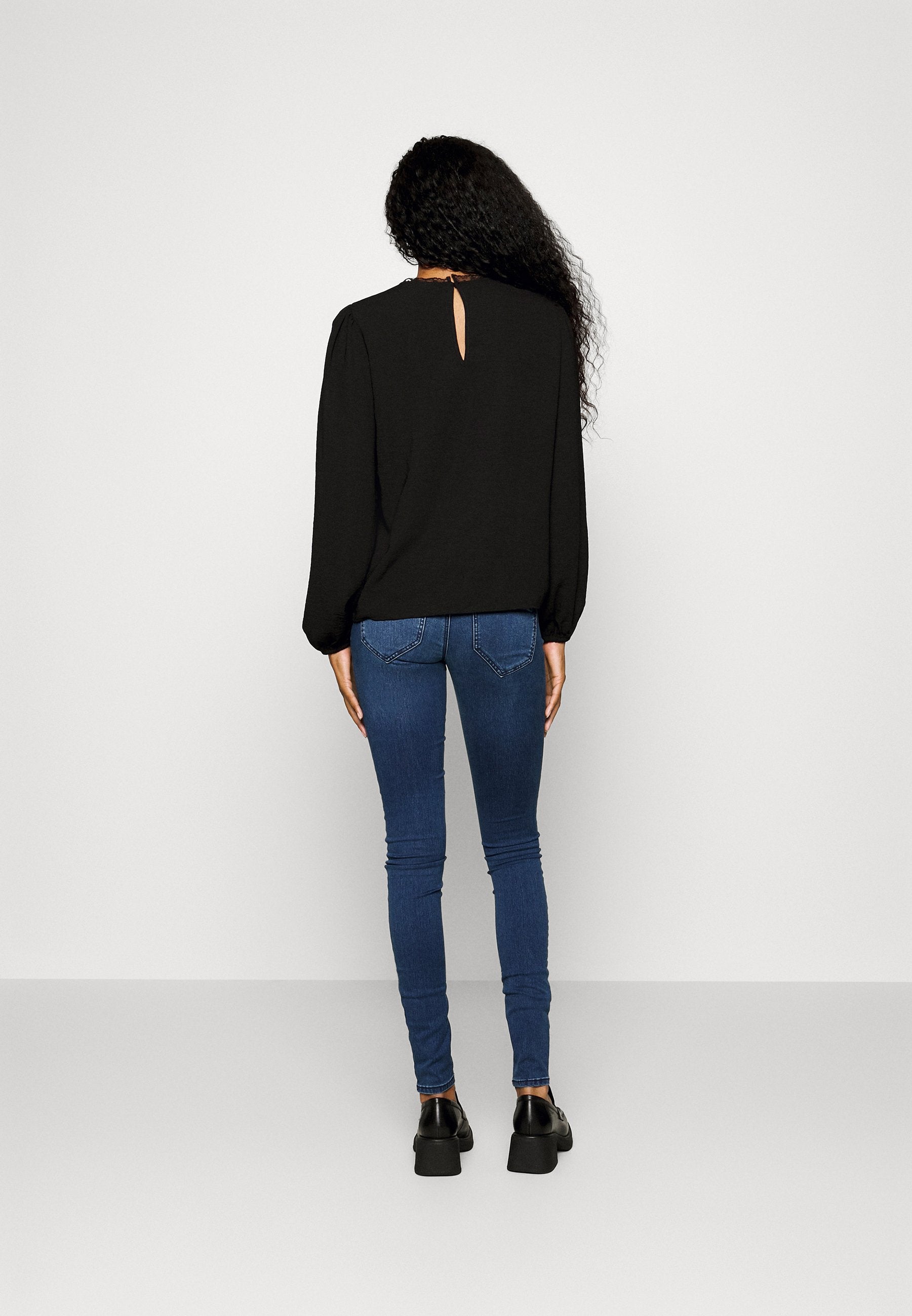 ONLY Tall Jeans Skinny Fit Media 4