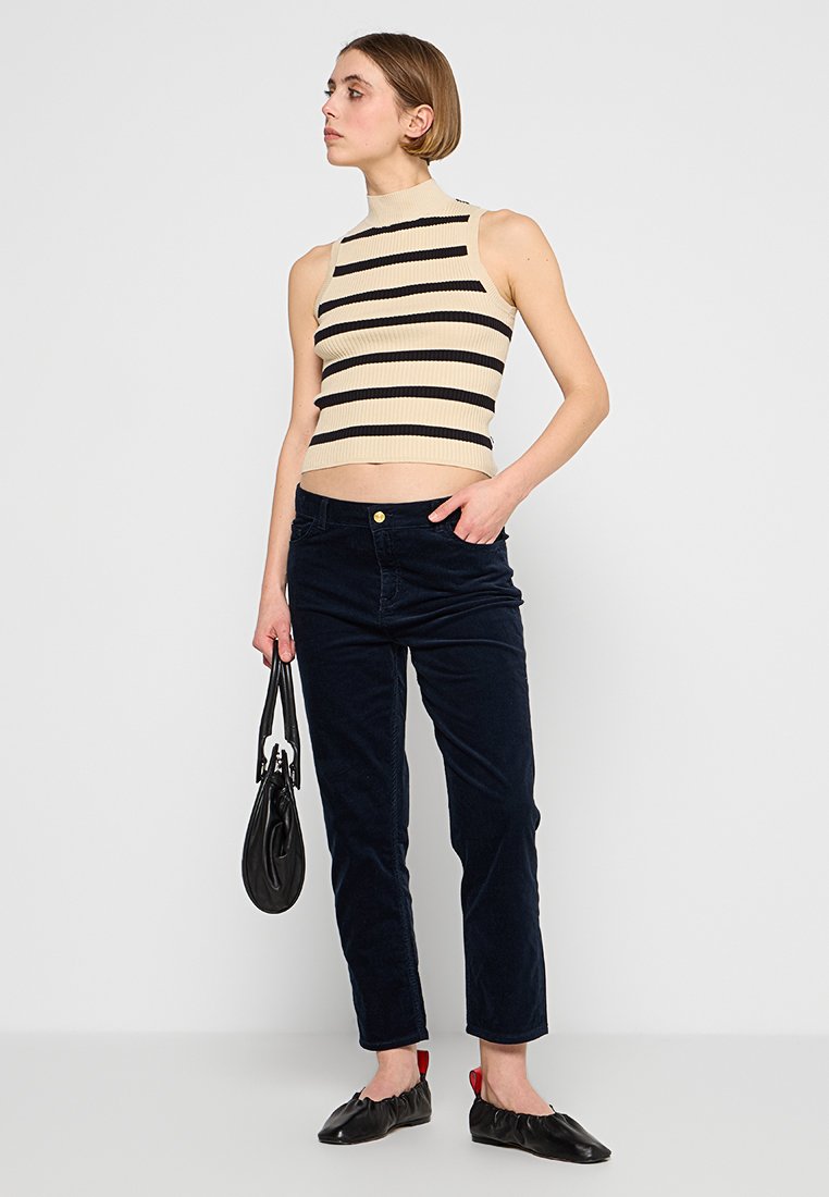 SLIM FIT Media 2