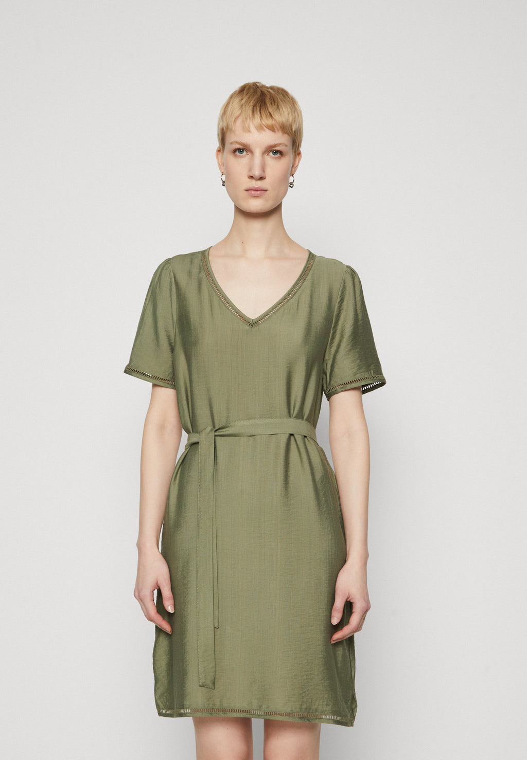 ONLCELINE PAULA V NECK DRESS  Media 3