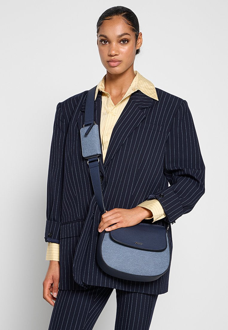 DKNY BELLA