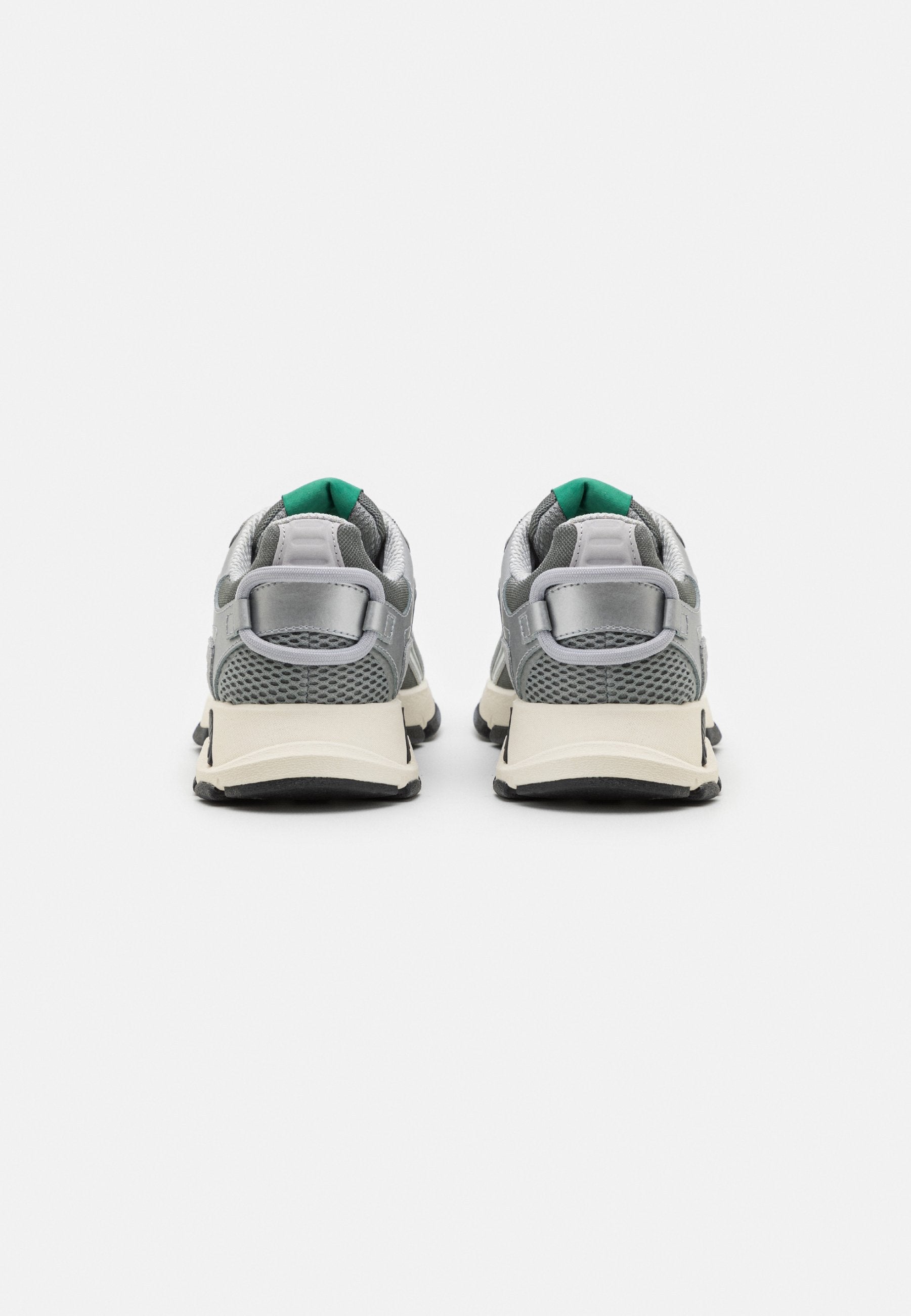Lacoste L003 NEO