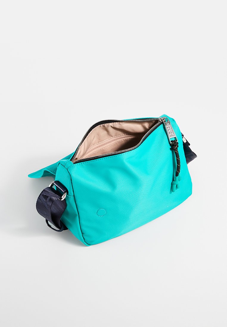 Mandarina Duck STYLE