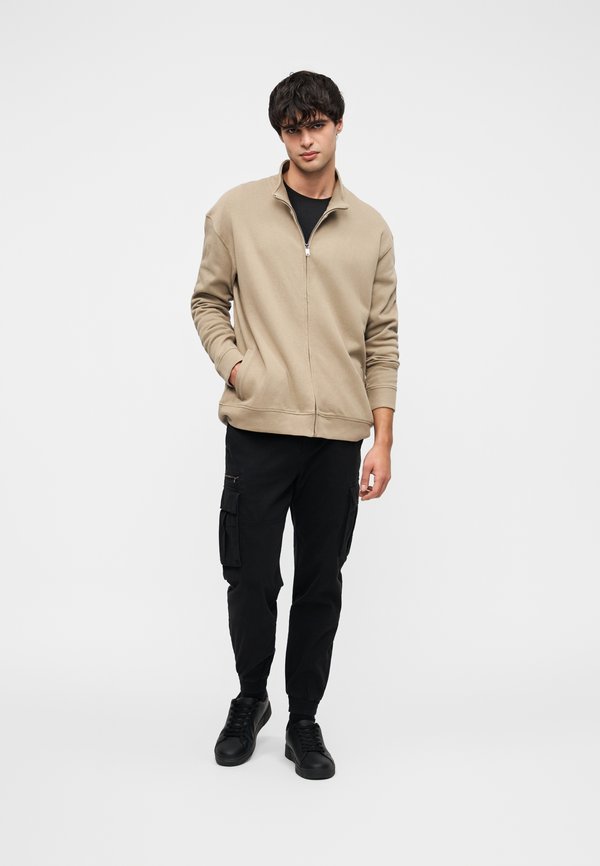 Pier One by Zalando