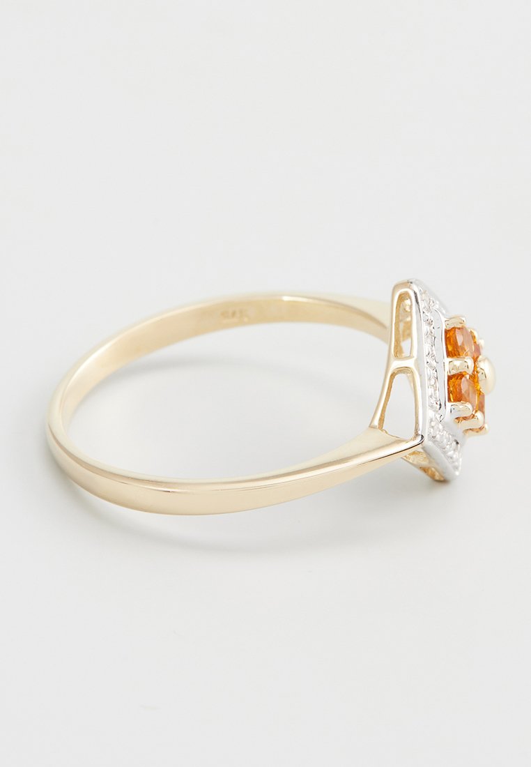 Art Deco 0,039 CT. DIAMOND