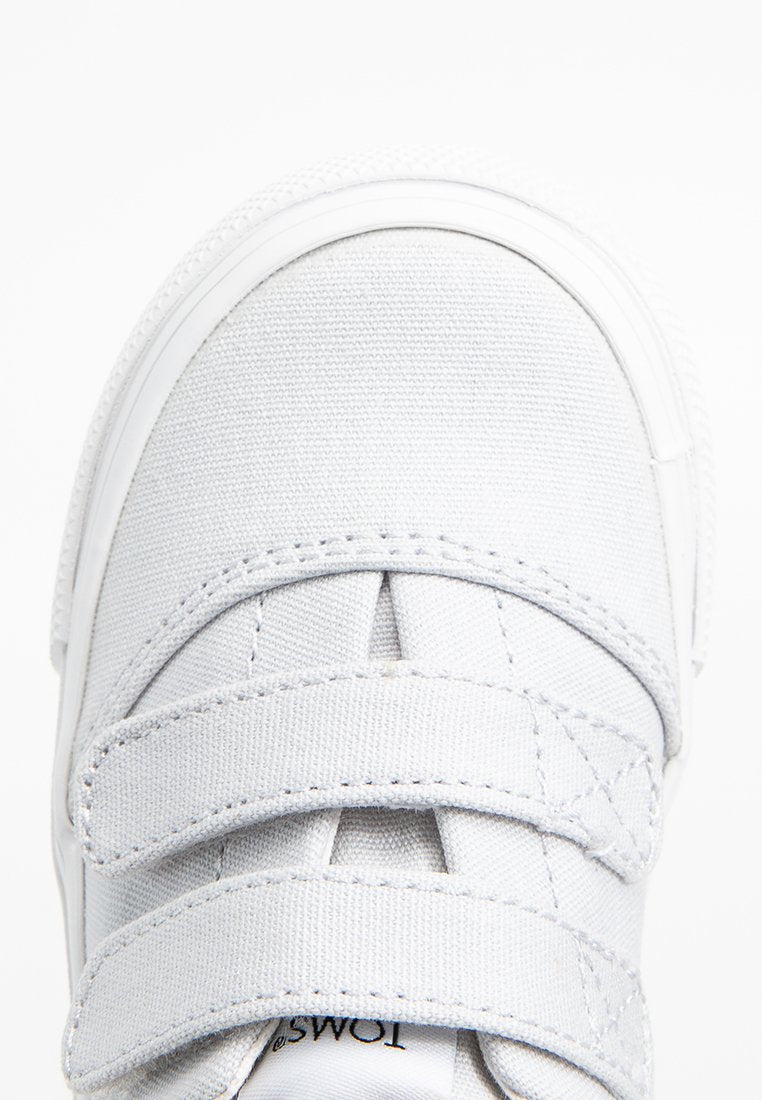 TOMS FENIX