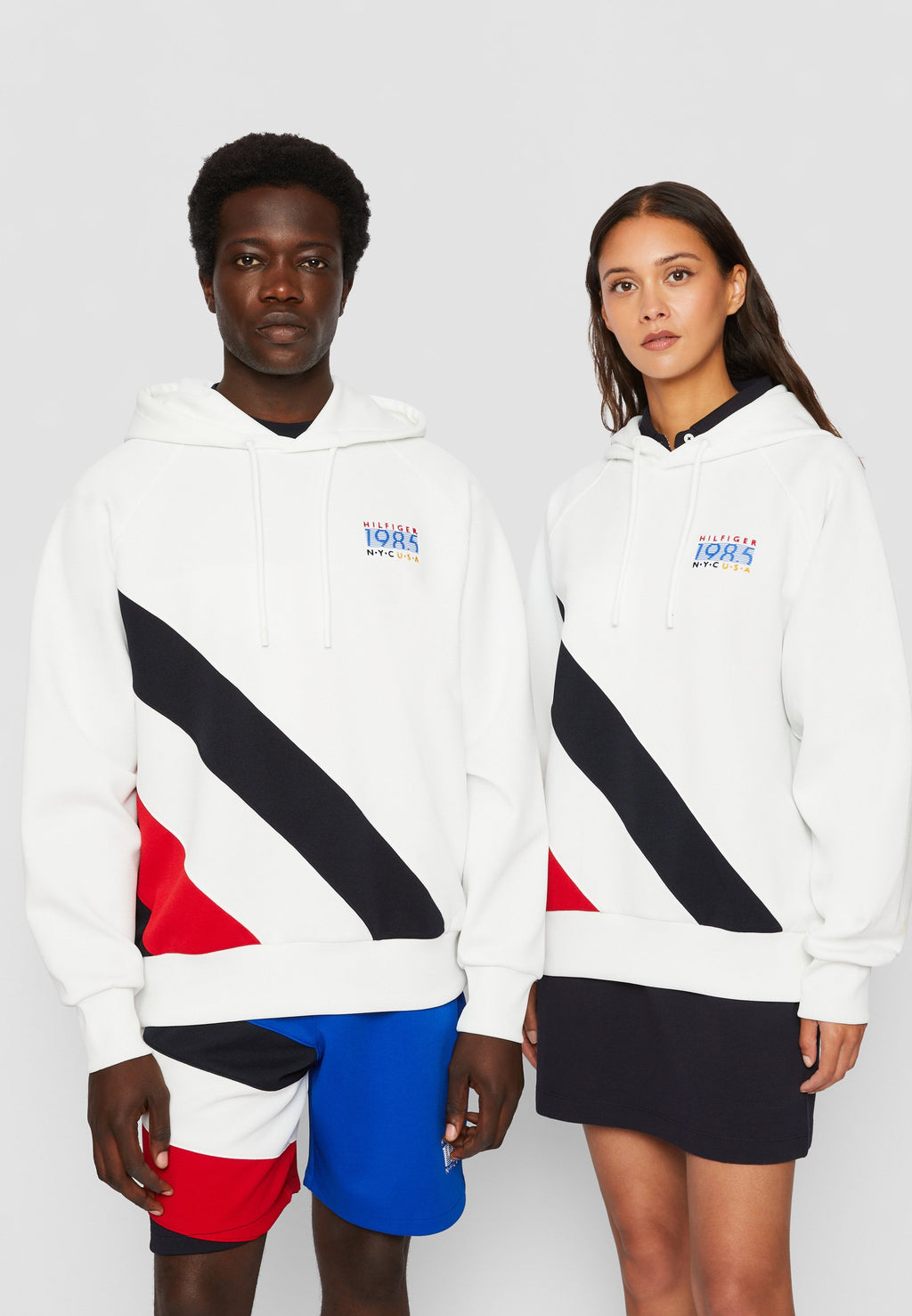 EXCLUSIVE UNISEX HILFIGER TEAM STRIPE HOODIE Media 3